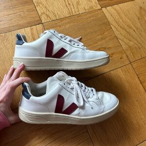 Veja sneakers size 6